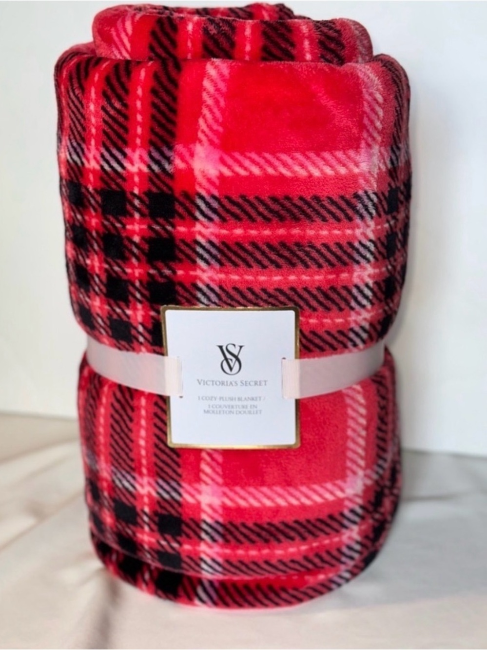 NWT Victoria's Secret Red Plaid Throw Blanket with VS Logo
